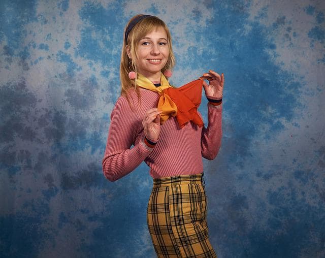 Styl lat 70. w modzie damskiej - jak skomponować look disco z tamtej epoki?